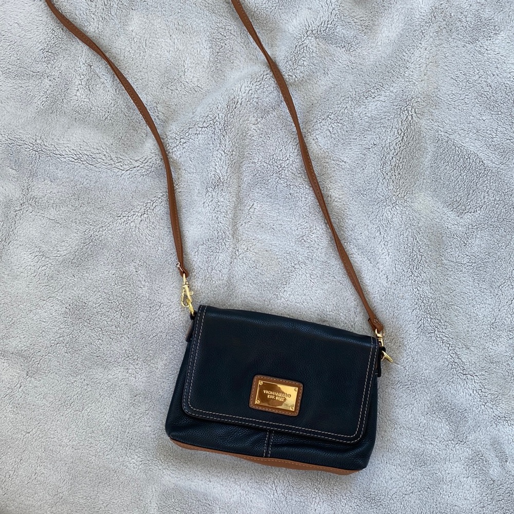 Tignaello black shoulder bag